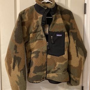 Men’s XS camo Patagonia Jacket